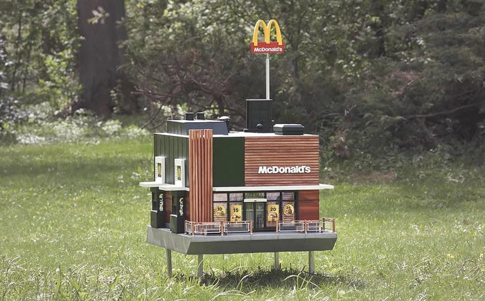 Abre McDonald’s su primer mini restaurante para abejas